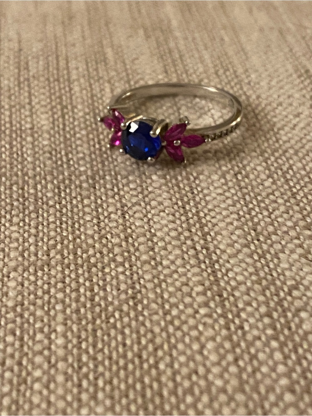 Gorgeous .925 Sterling Silver Blue Sapphire CZ & Ruby CZ Ring - Picture 6 of 10